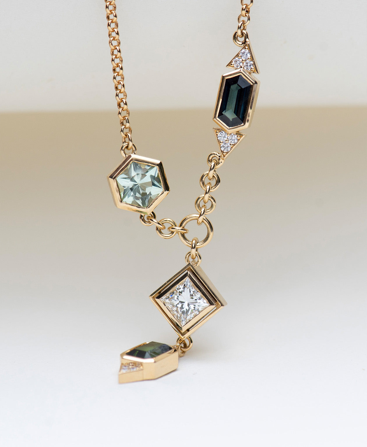 Bespoke 226 - 18k Yellow Gold, Green Sapphire