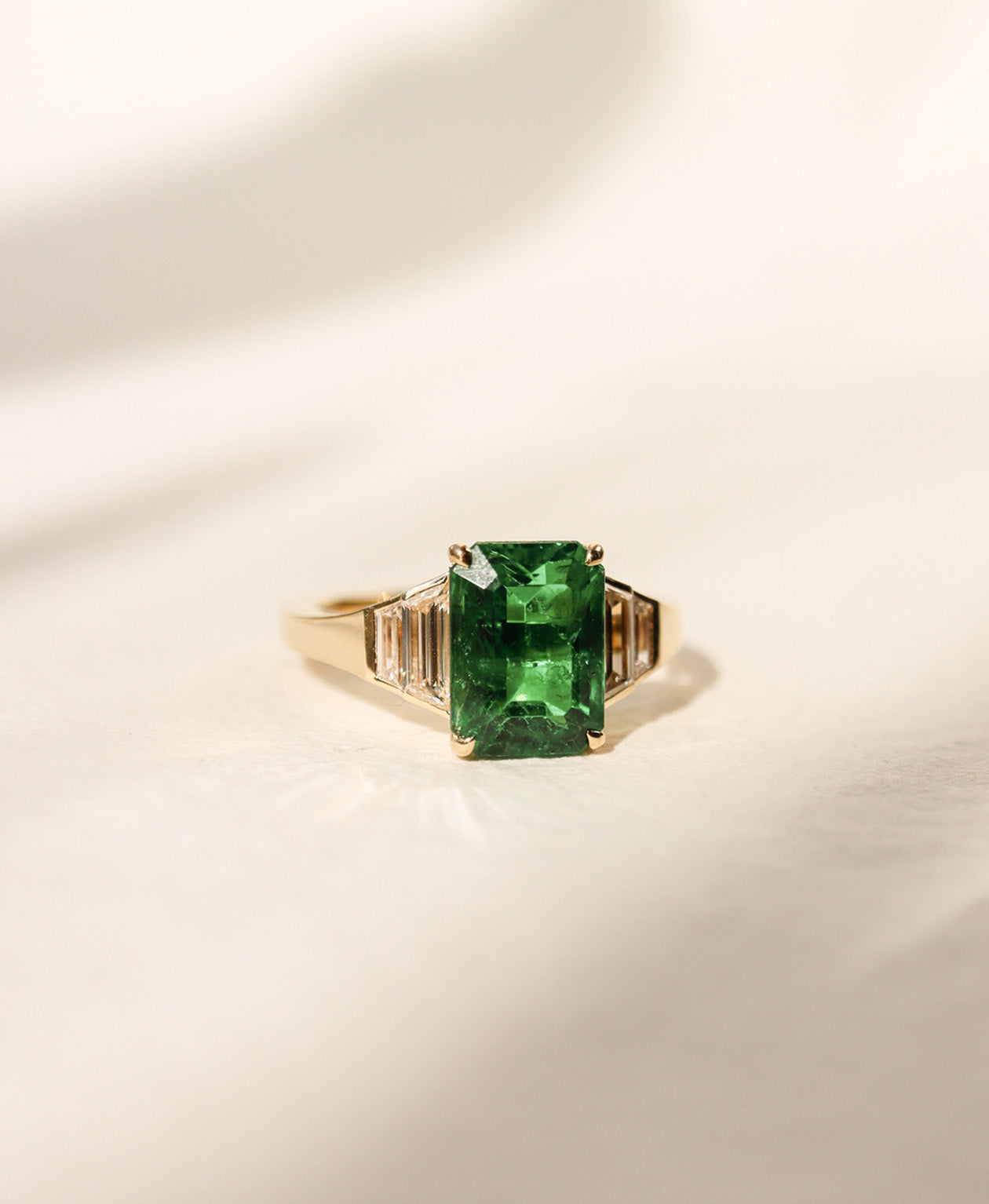 Bespoke 258 - 18k Yellow Gold, Emerald