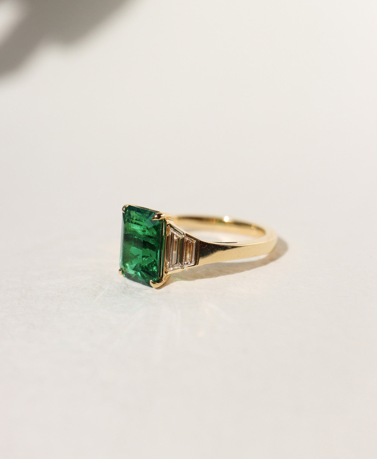 Bespoke 258 - 18k Yellow Gold, Emerald