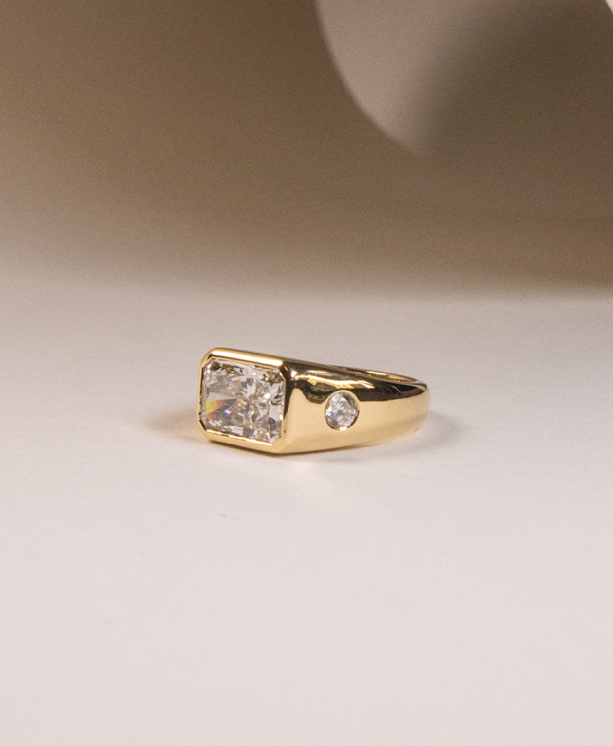 Bespoke 259 - 18k Yellow Gold, Diamond