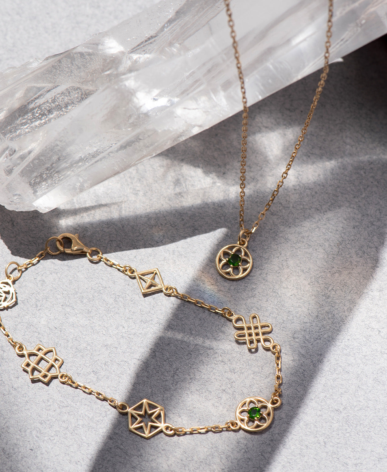 Aura Bracelet - 22k Gold Vermeil, Chrome Diopside