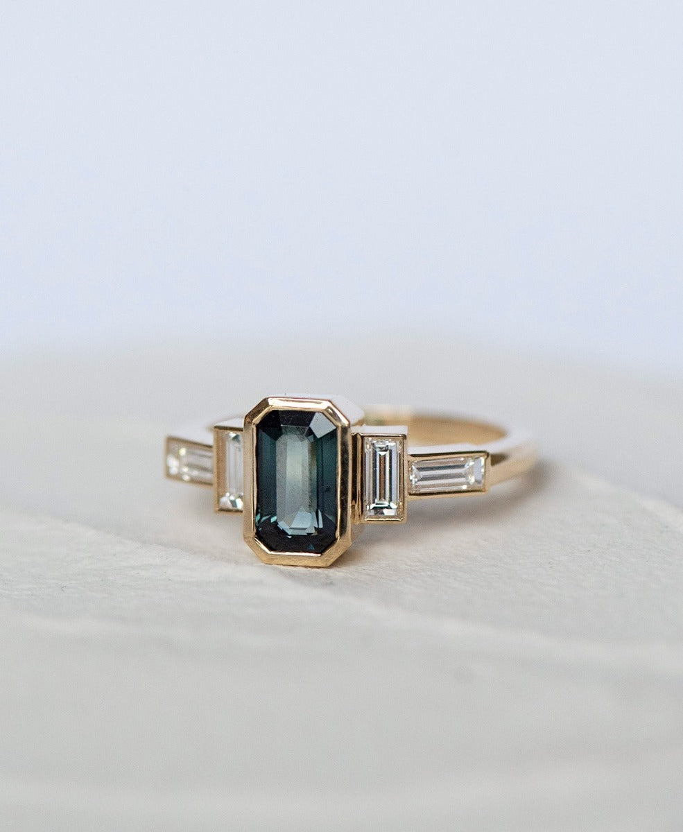 Bespoke 199 - 18k Yellow Gold, Green Sapphire