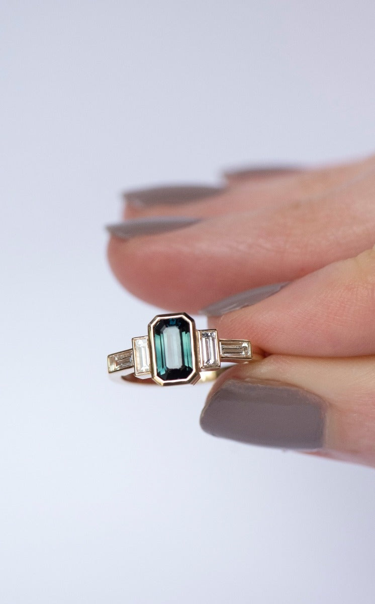 Bespoke 199 - 18k Yellow Gold, Green Sapphire