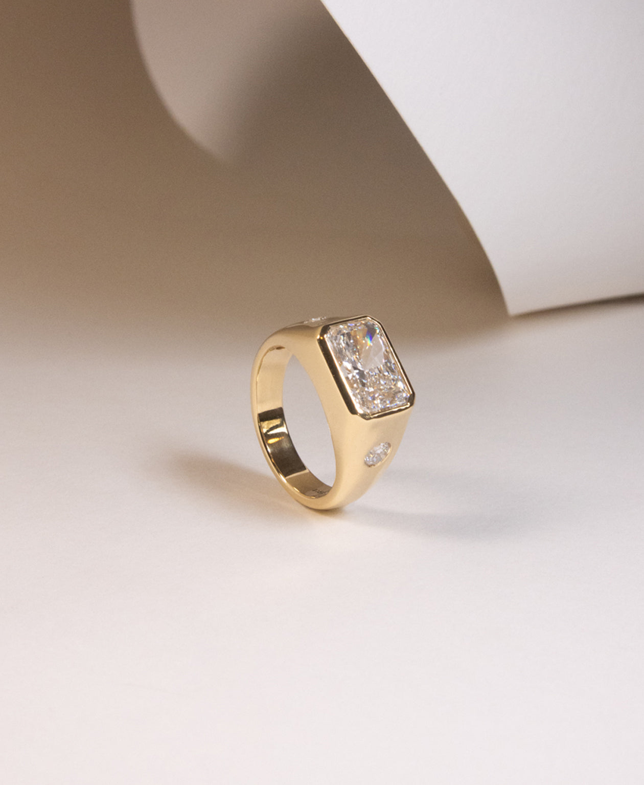 Bespoke 259 - 18k Yellow Gold, Diamond