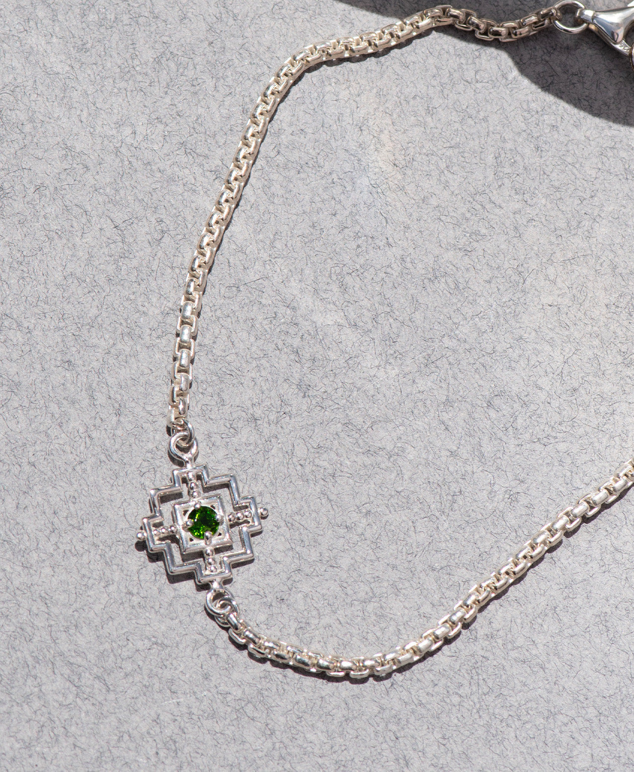 Centred Bracelet - 925 Sterling Silver, Chrome Diopside