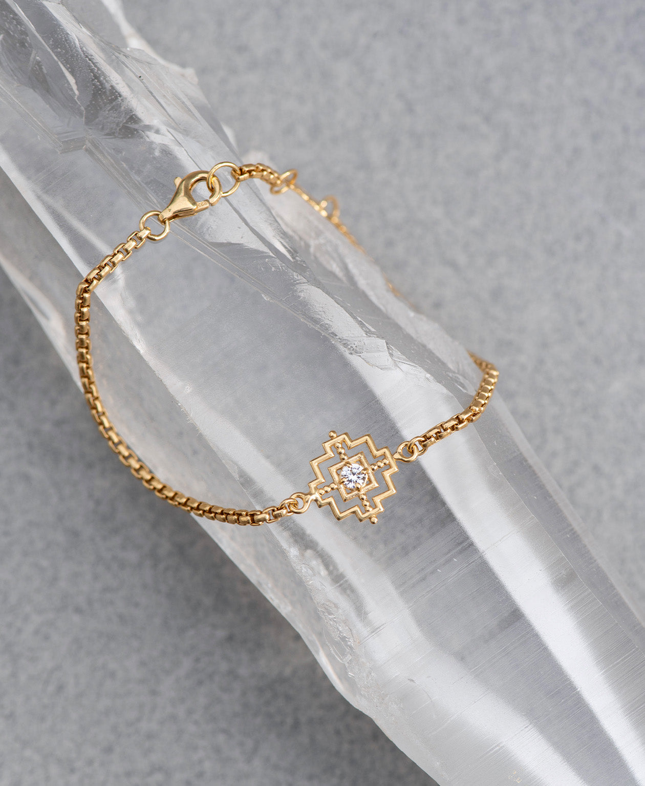 Centred Bracelet - 22k Gold Vermeil, White Zircon