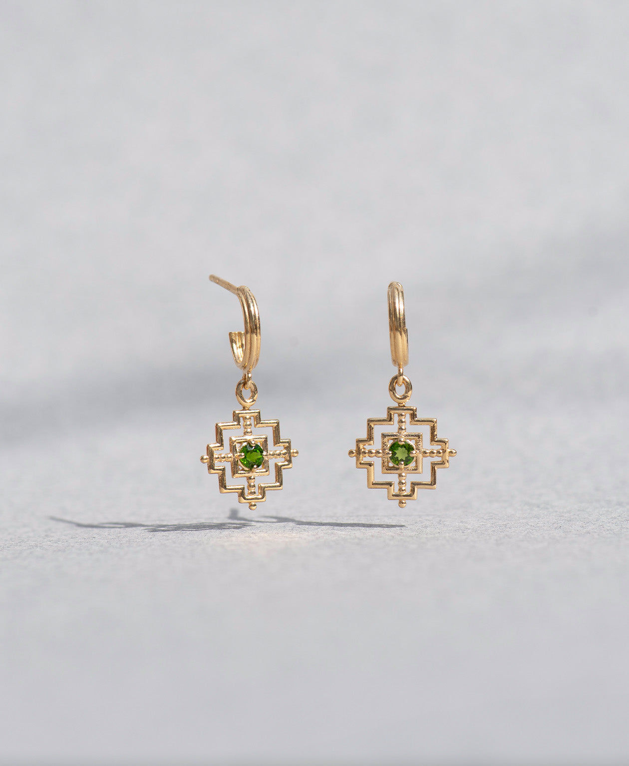 Centred Hoops - 22k Gold Vermeil, Chrome Diopside