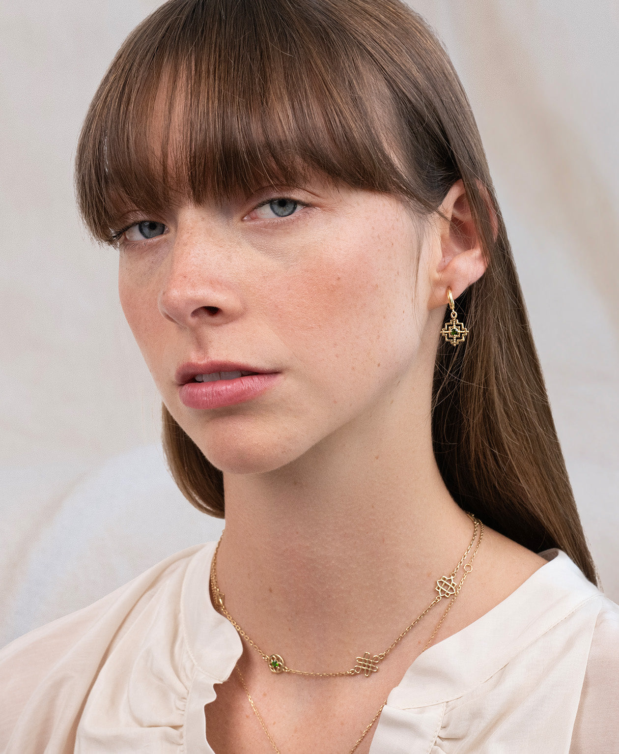 Centred Hoops - 22k Gold Vermeil, Chrome Diopside