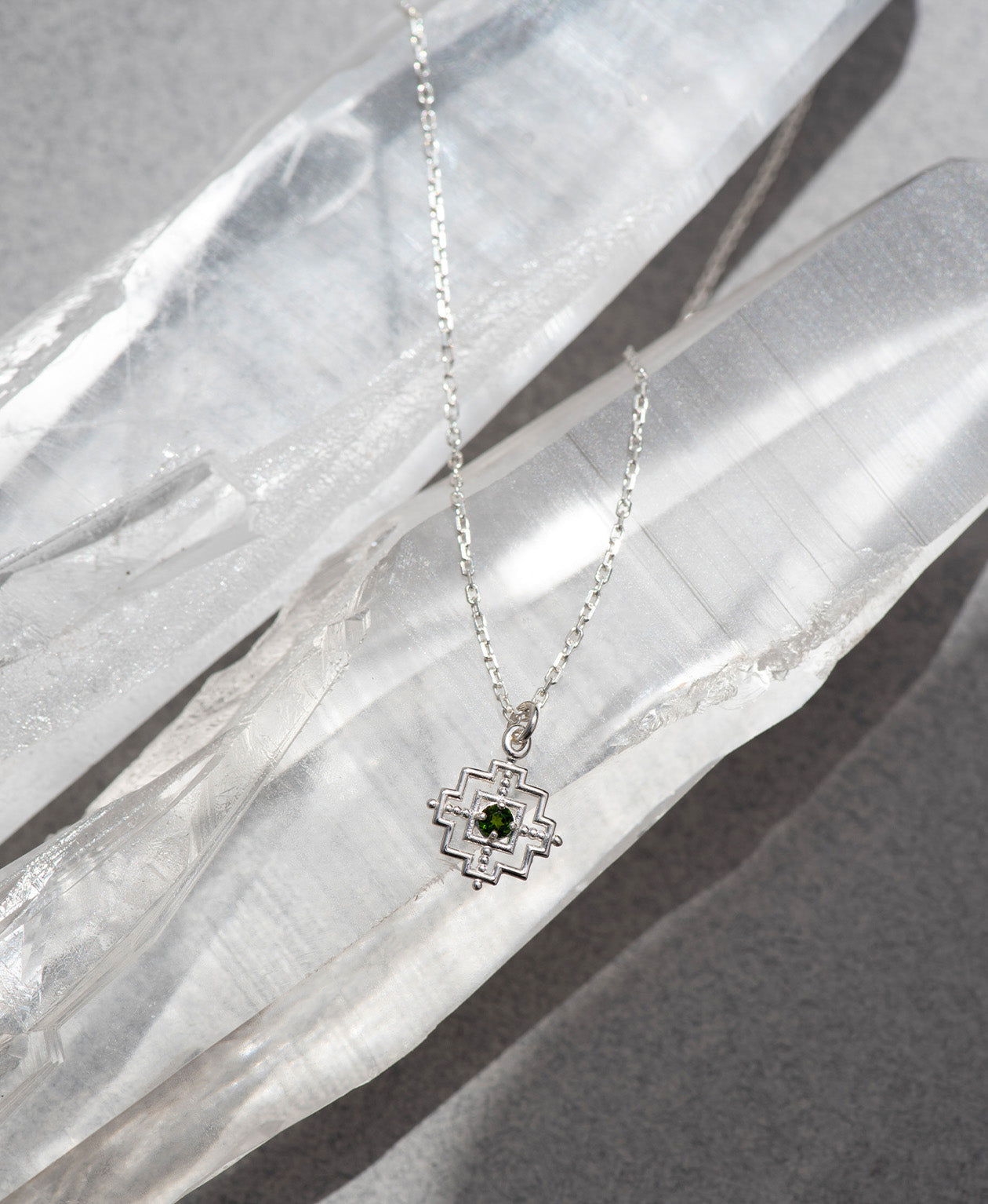 Centred Necklace - 925 Sterling Silver, Chrome Diopside