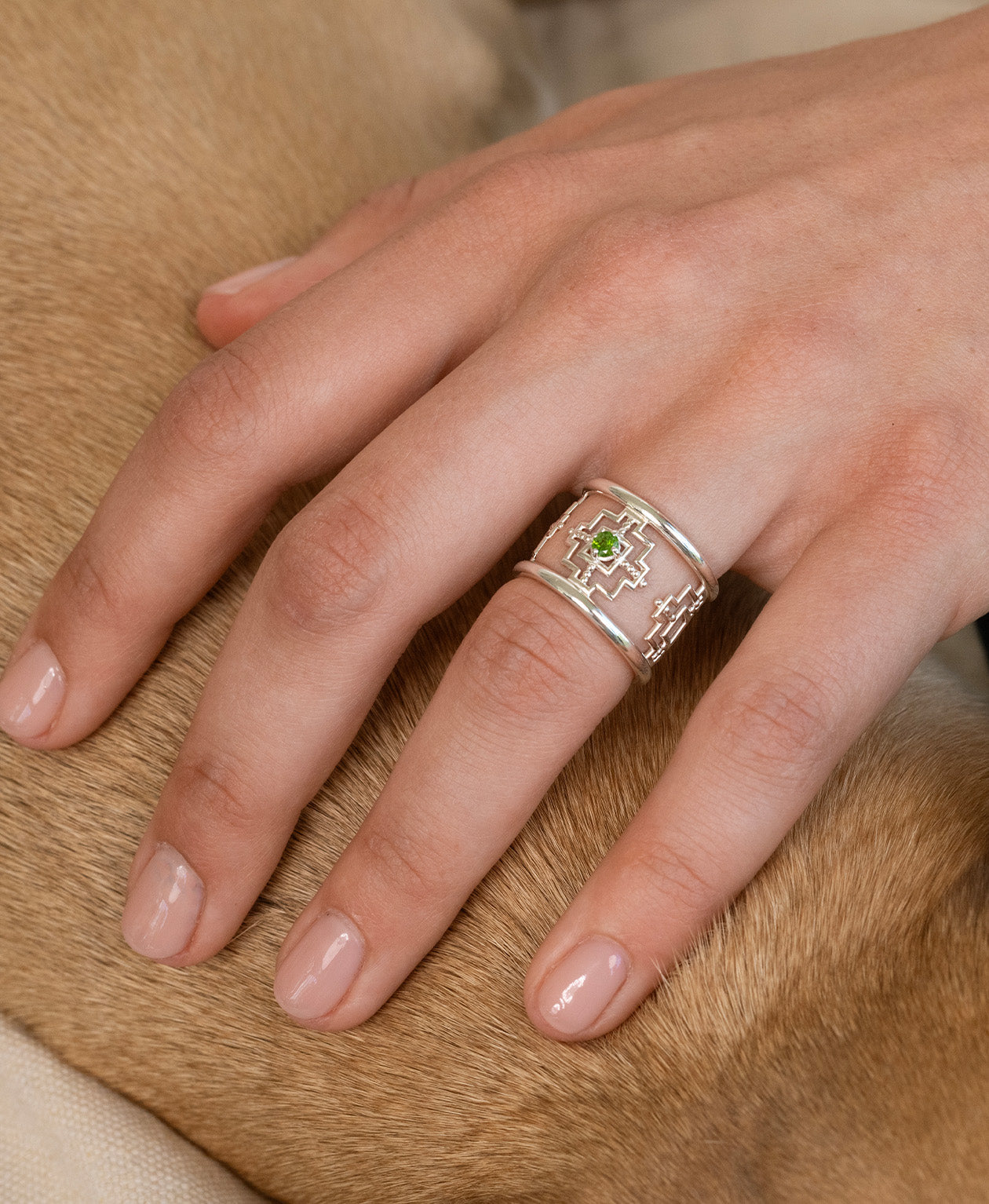Centred Ring - 925 Sterling Silver, Chrome Diopside