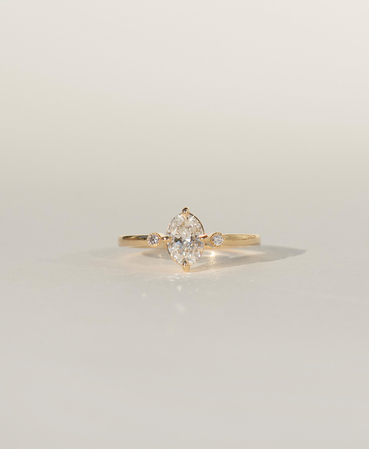 Claridad Engagement Ring - 18k Yellow Gold, Oval Cut Diamond 0.70 carat
