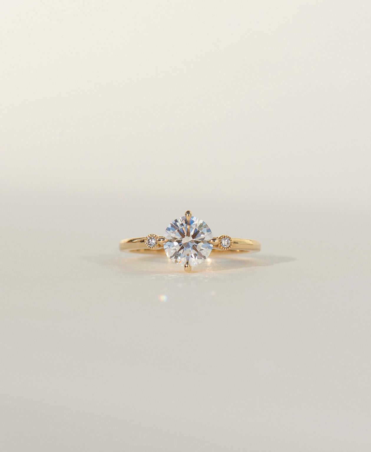 Claridad Engagement Ring - 18k Yellow Gold, Round Cut Diamond 1.03 carat