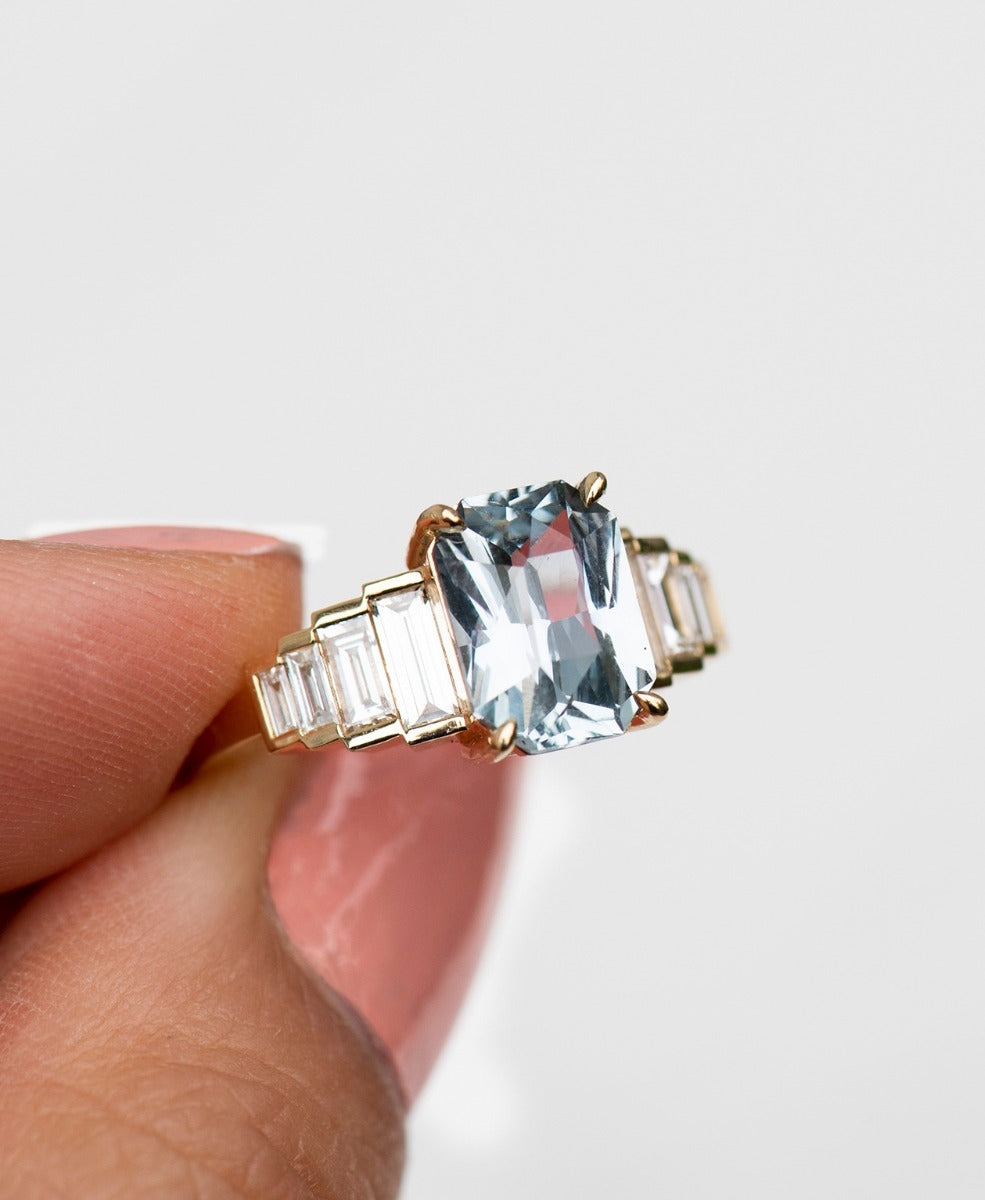 Fides Engagement Ring - 18k Yellow Gold, Blue Sapphire 2.70 carat