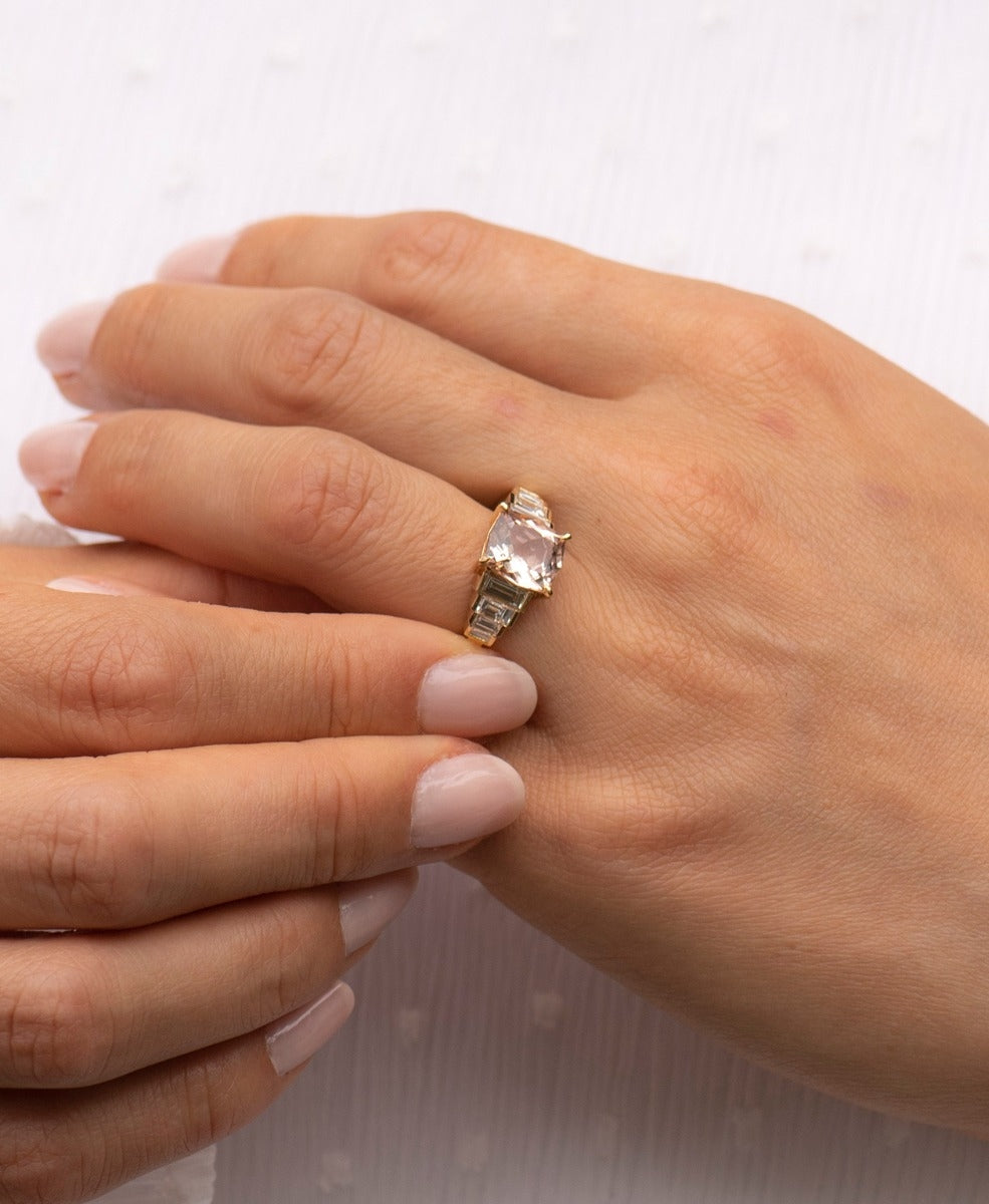 Fides Engagement Ring - 18k Yellow Gold, Morganite 2.7 carat