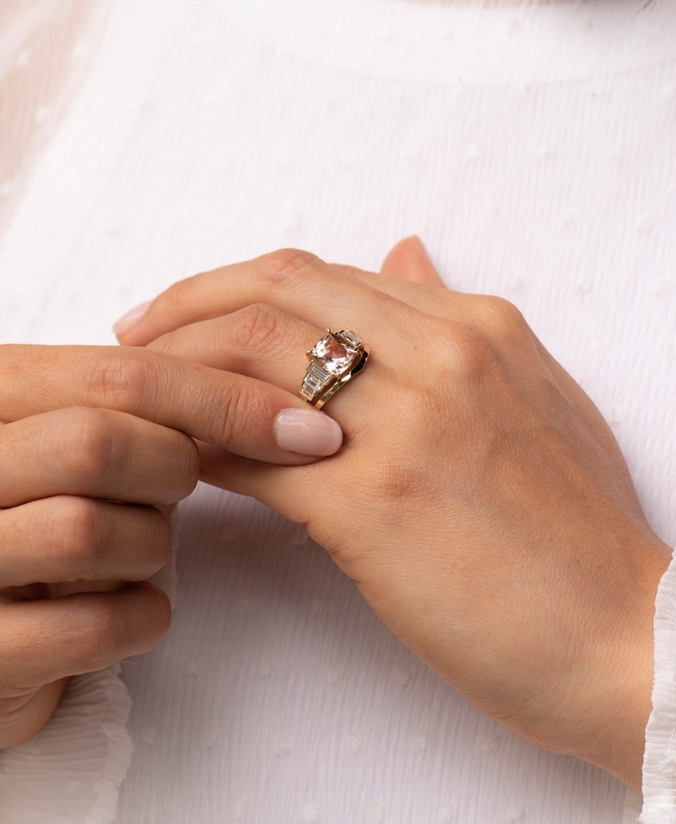 Fides Engagement Ring - 18k Yellow Gold, Morganite 2.7 carat