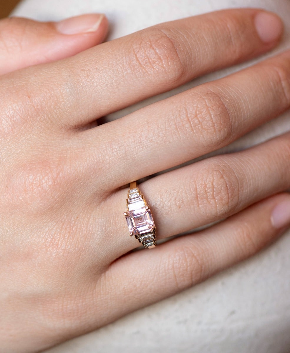 Fides Engagement Ring - 18k Yellow Gold, Peach Sapphire 1.98 carat