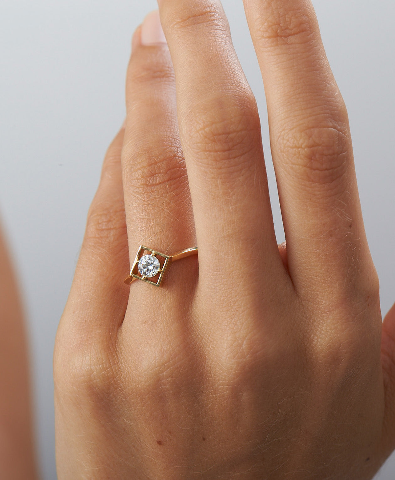 Freya Engagement Ring - 18k Yellow Gold, Round Brilliant Cut Lab Grown Diamond 0.71 carat