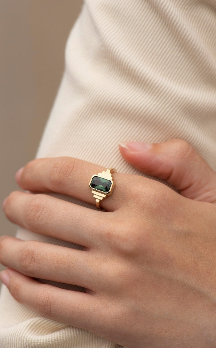 One of a Kind 356 - 18k Yellow Gold, Green Sapphire