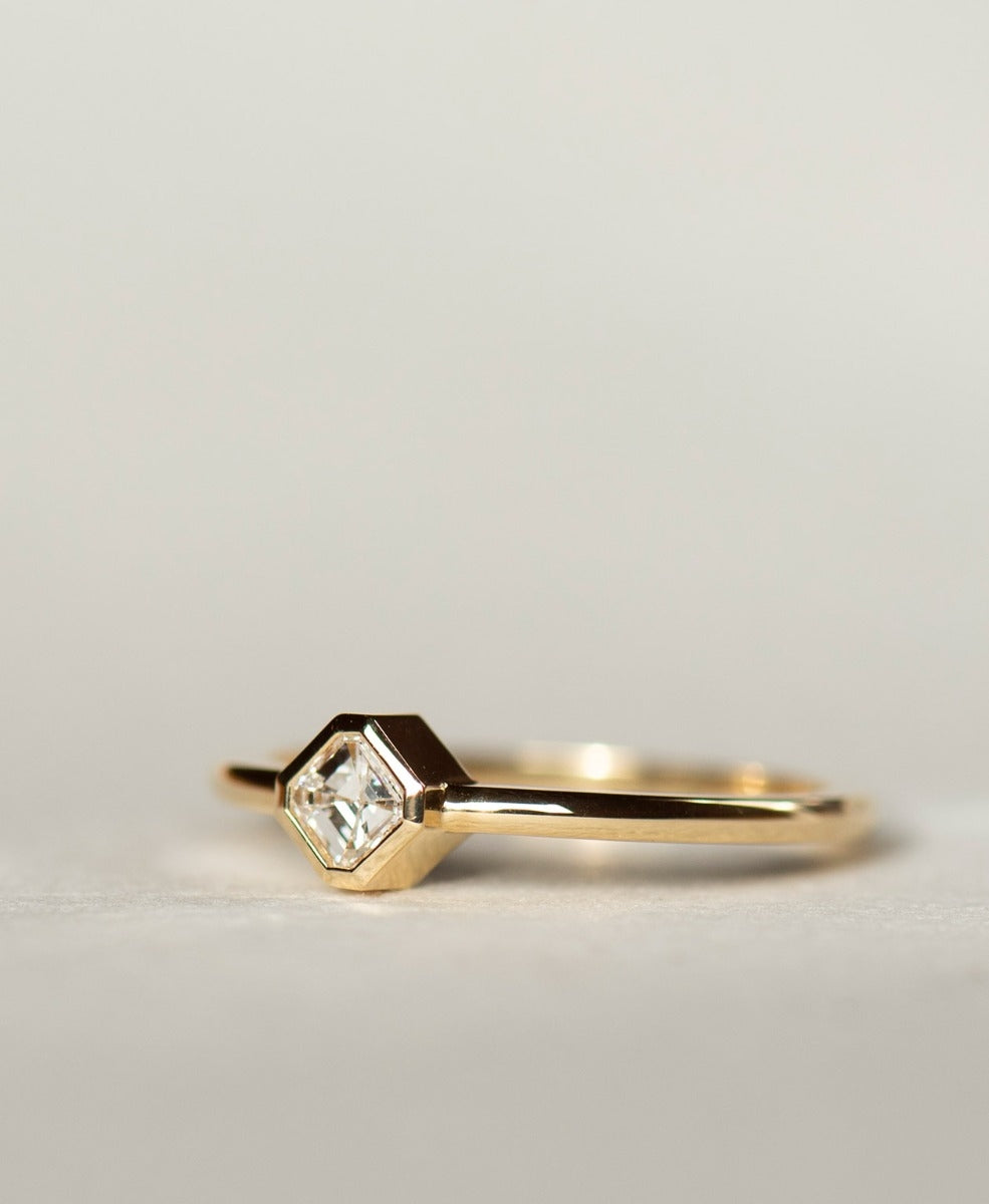 One of a Kind 368 - 18k Yellow Gold, Diamond