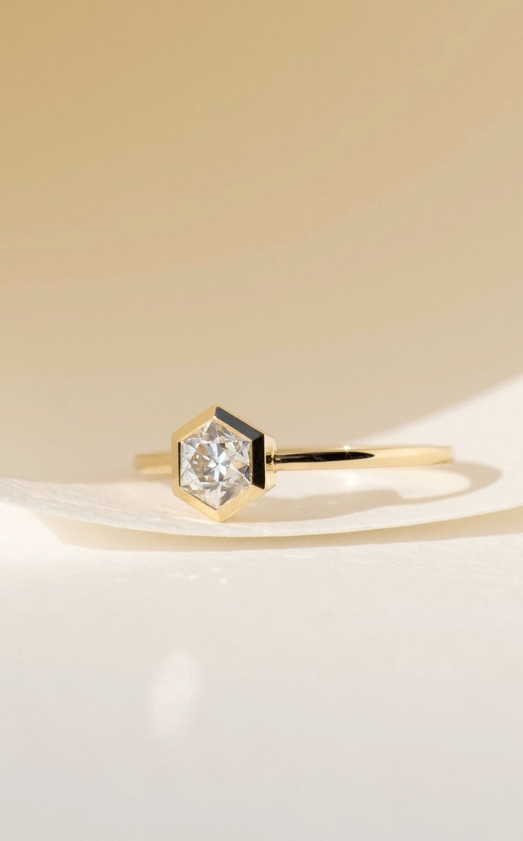 One of a Kind 445 - 18k Yellow Gold, Diamond