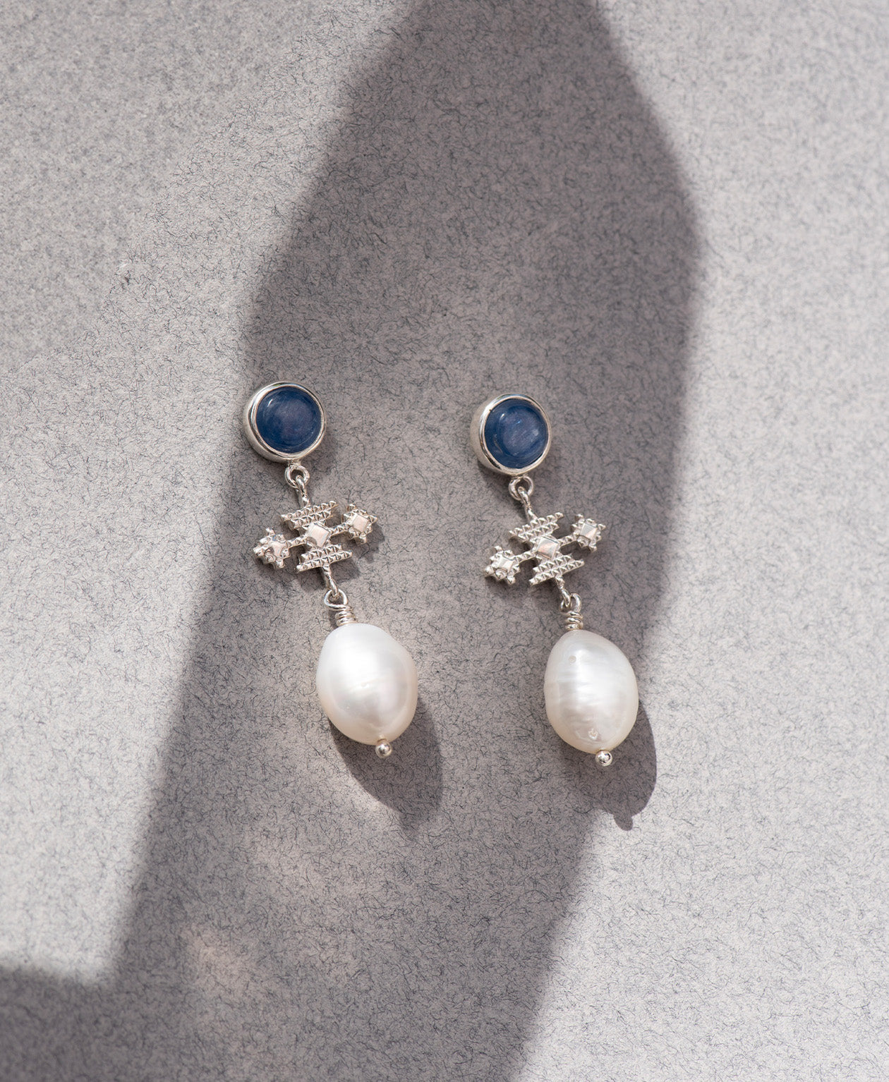 Kaya Earrings - 925 Sterling Silver, Pearl & Kyanite
