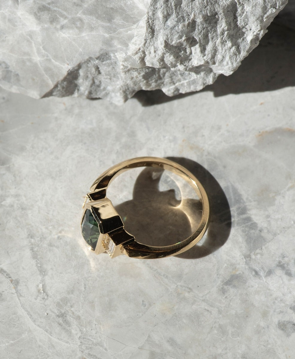 Limited Edition 131 - 18k Yellow Gold, Green Sapphire