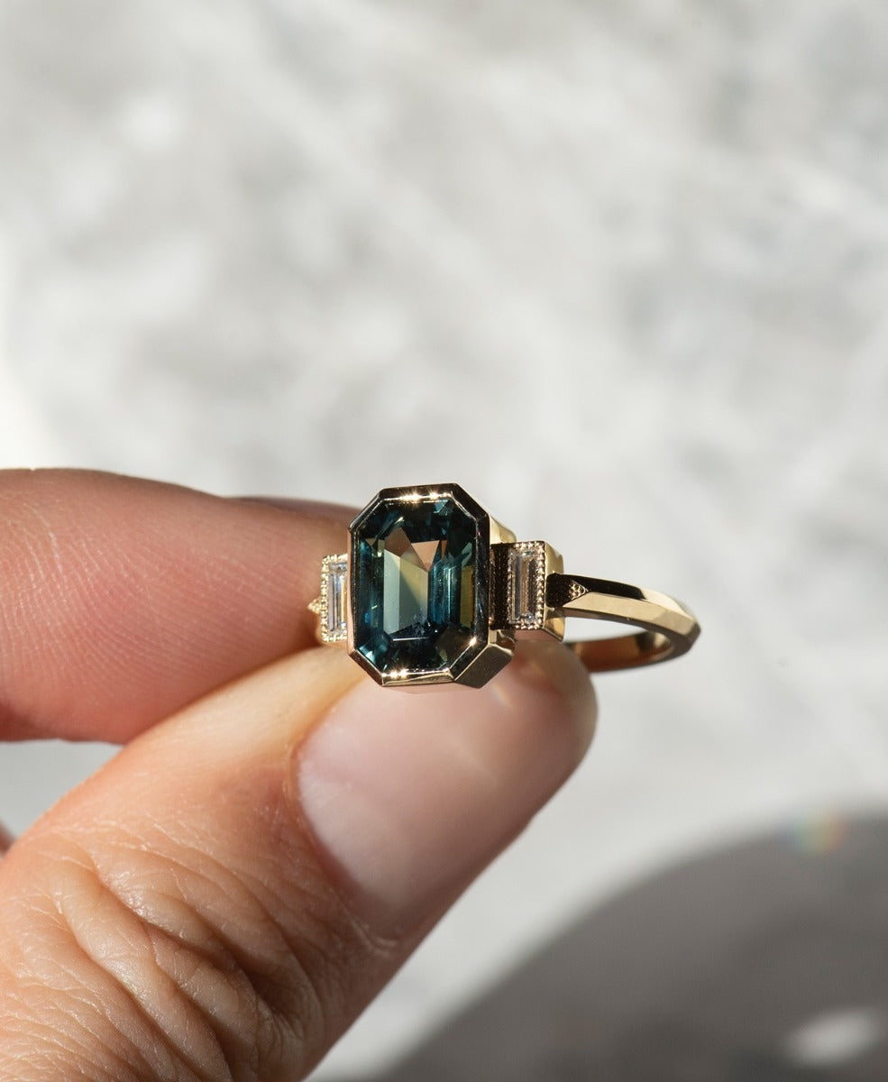 Limited Edition 131 - 18k Yellow Gold, Green Sapphire