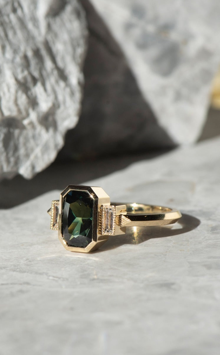 Limited Edition 131 - 18k Yellow Gold, Green Sapphire