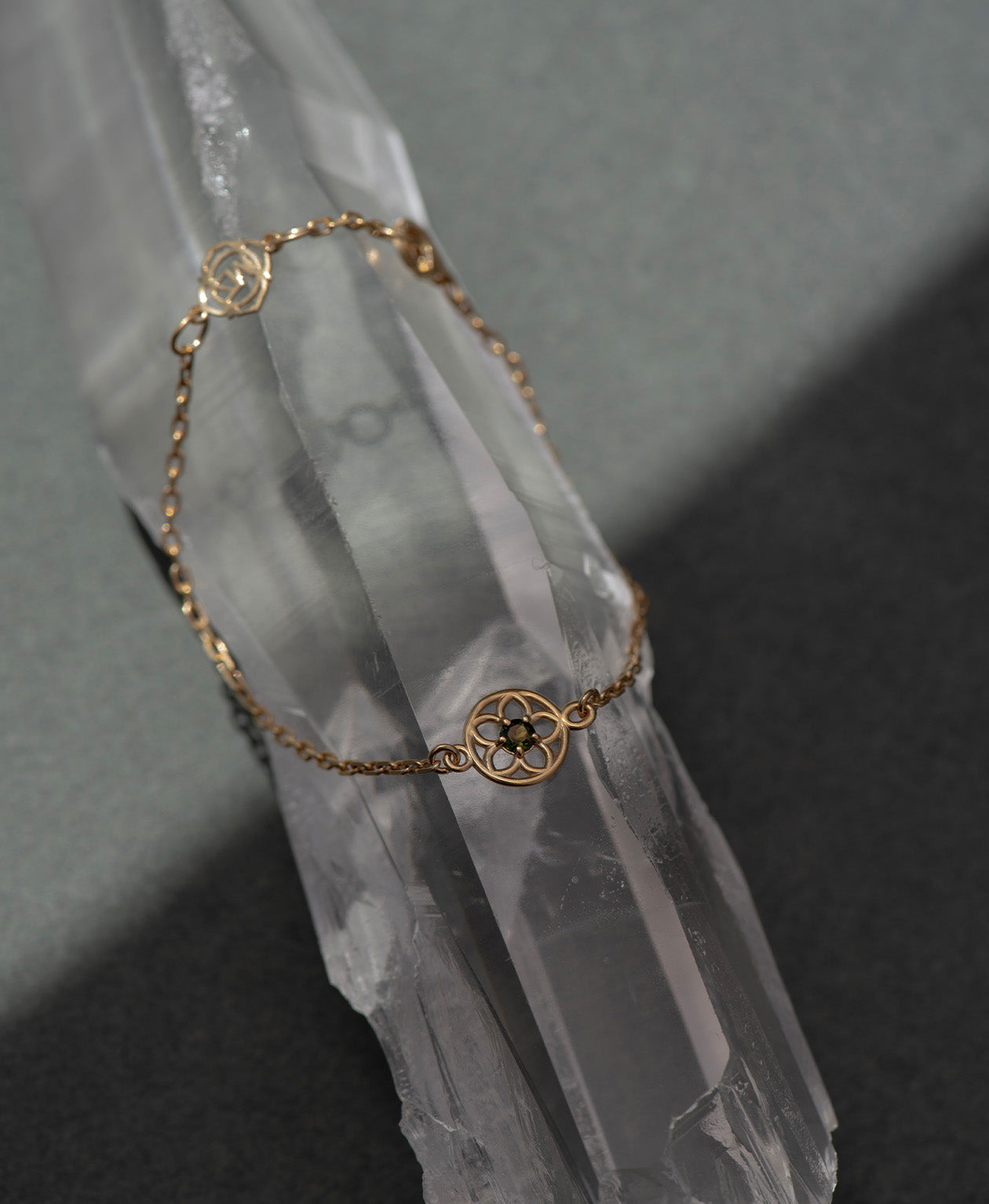 Manuka Bracelet - 22k Gold Vermeil, Chrome Diopside