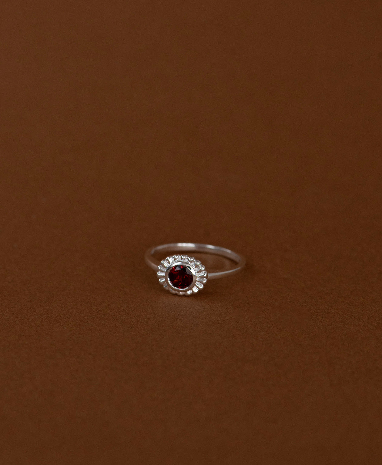 Odette Ring - 925 Sterling Silver, Garnet