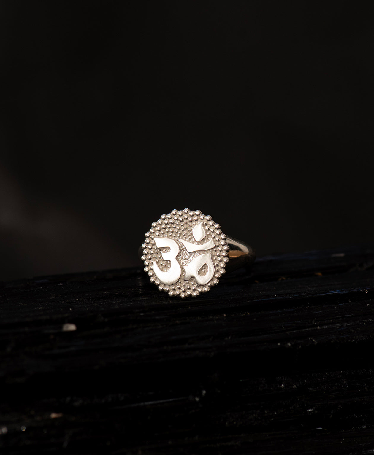 Ōm Ring - 925 Sterling Silver