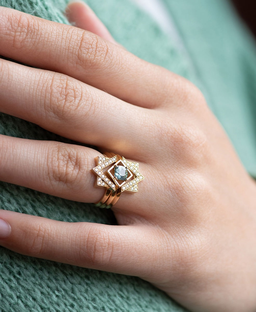 One of a Kind 281 - 18k Yellow Gold, Green Sapphire