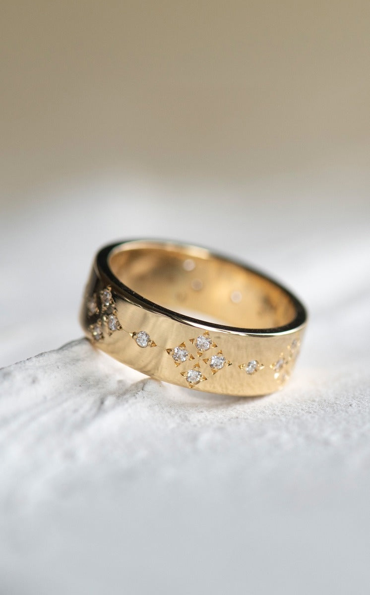 One of a Kind 341 - 18k Yellow Gold, Diamond