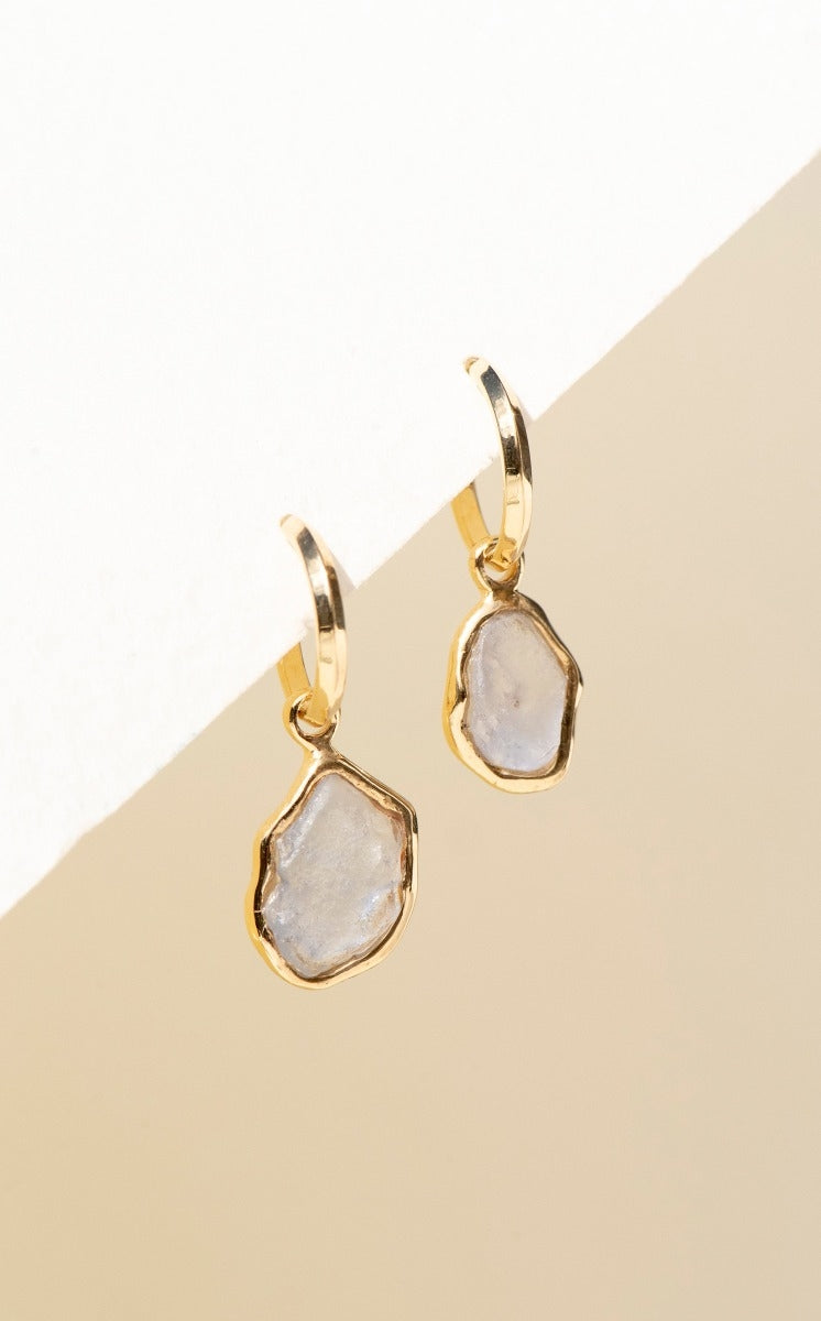 One of a Kind 385 - 18k Yellow Gold, Blue Sapphire