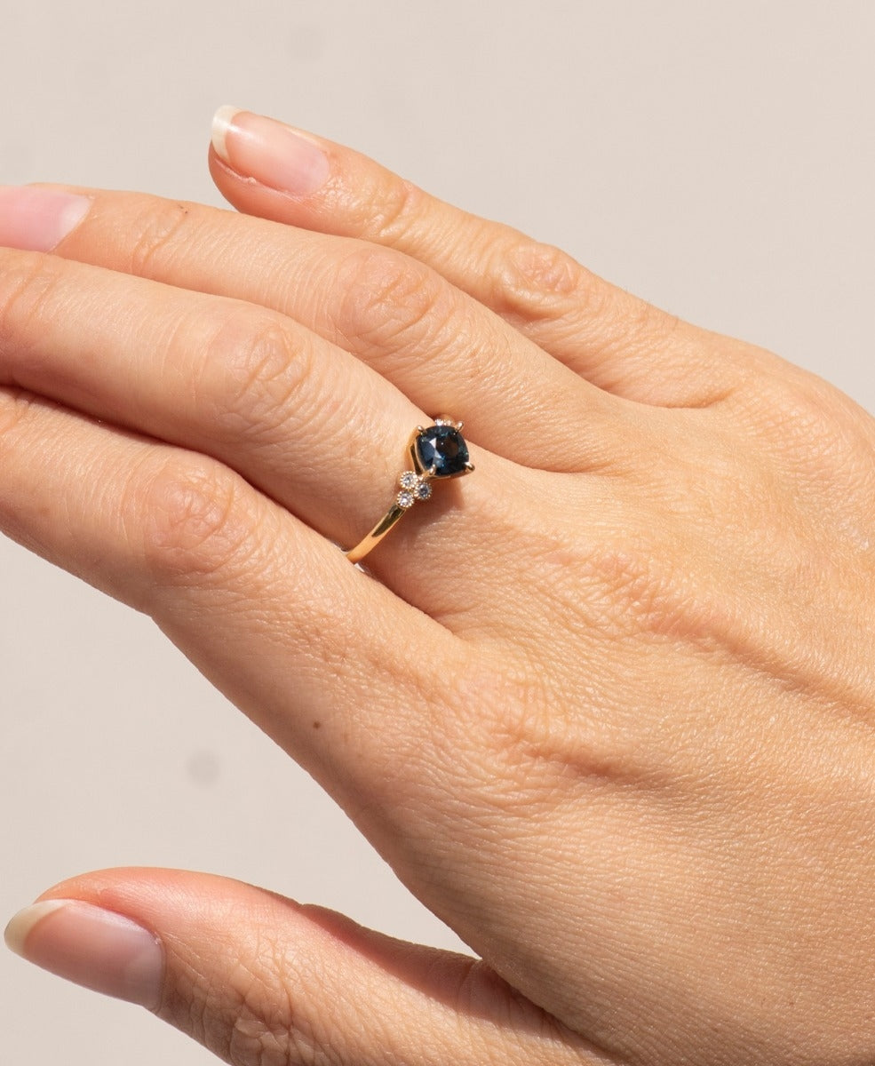 One of a Kind 392 - 18k Yellow Gold, Green Sapphire