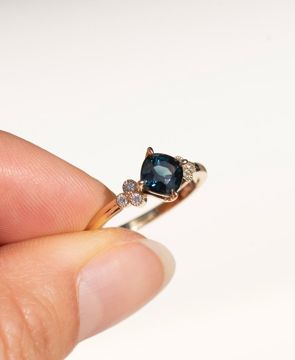 One of a Kind 392 - 18k Yellow Gold, Green Sapphire