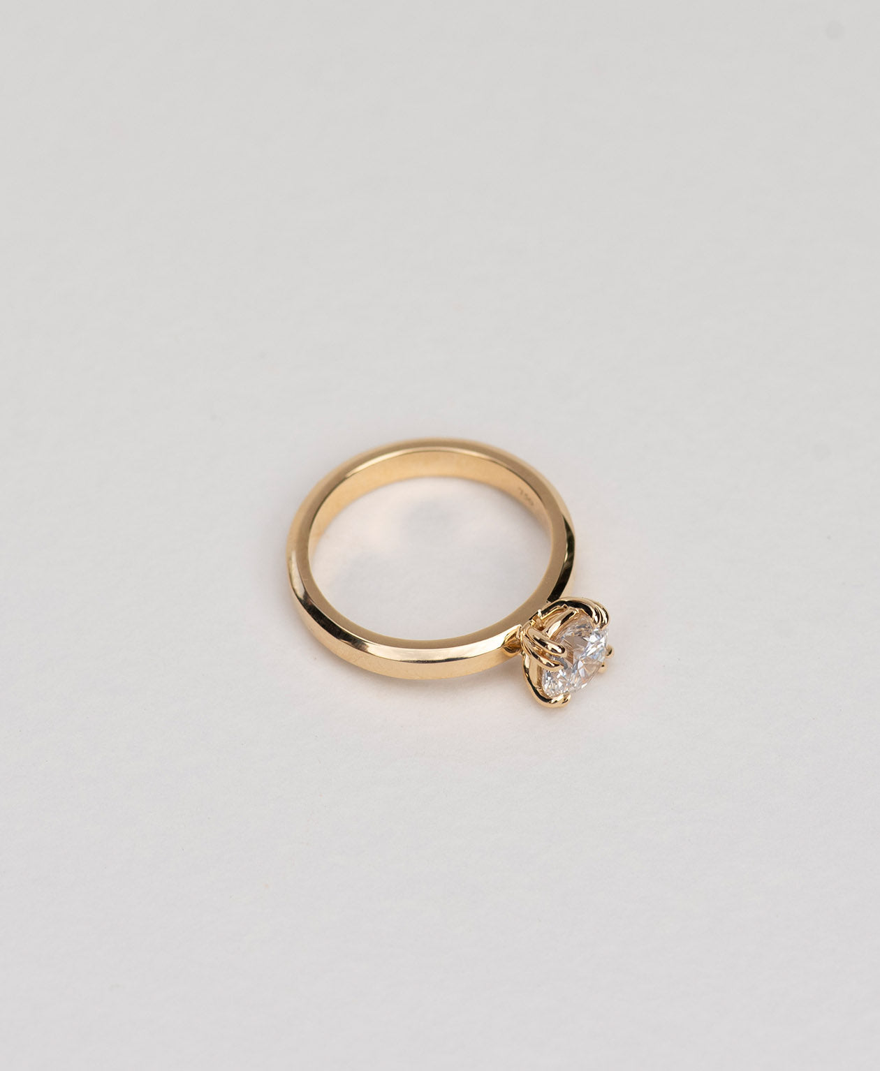 Piari Engagement Ring - 18k Yellow Gold, Round Brilliant Cut Diamond 1.02 carat