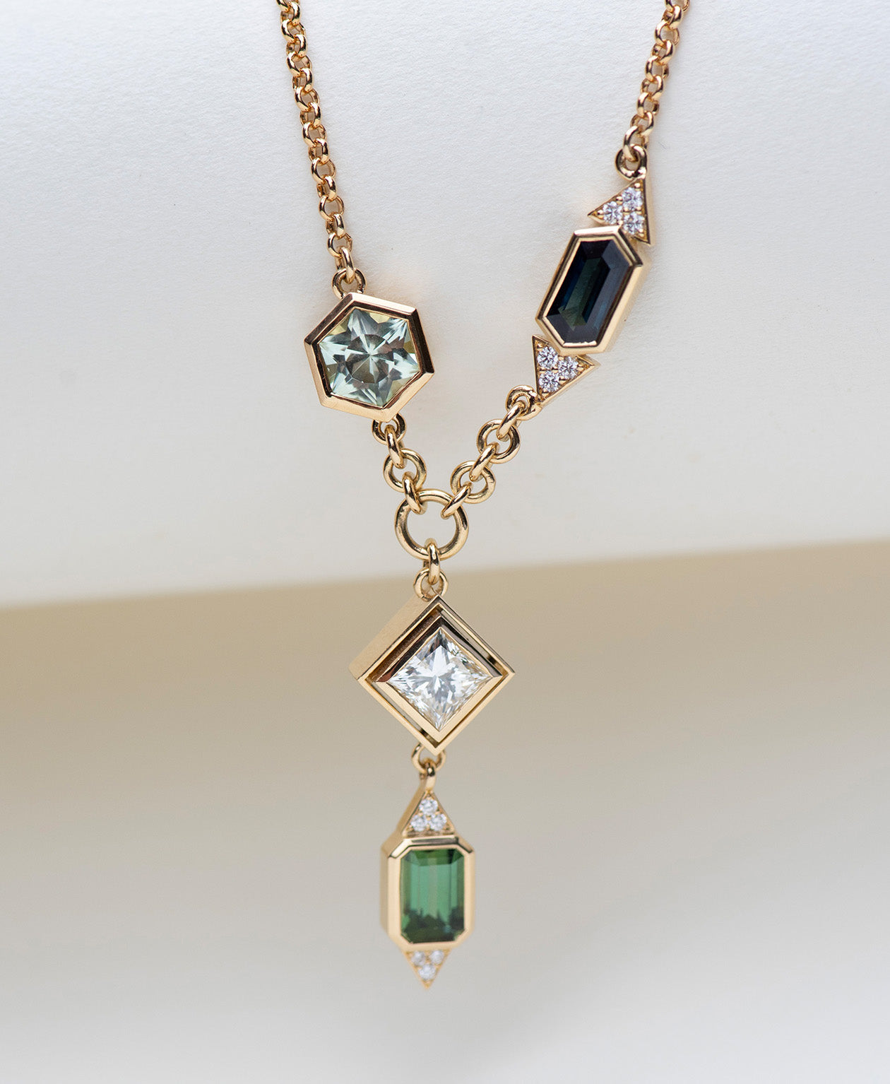Bespoke 226 - 18k Yellow Gold, Green Sapphire