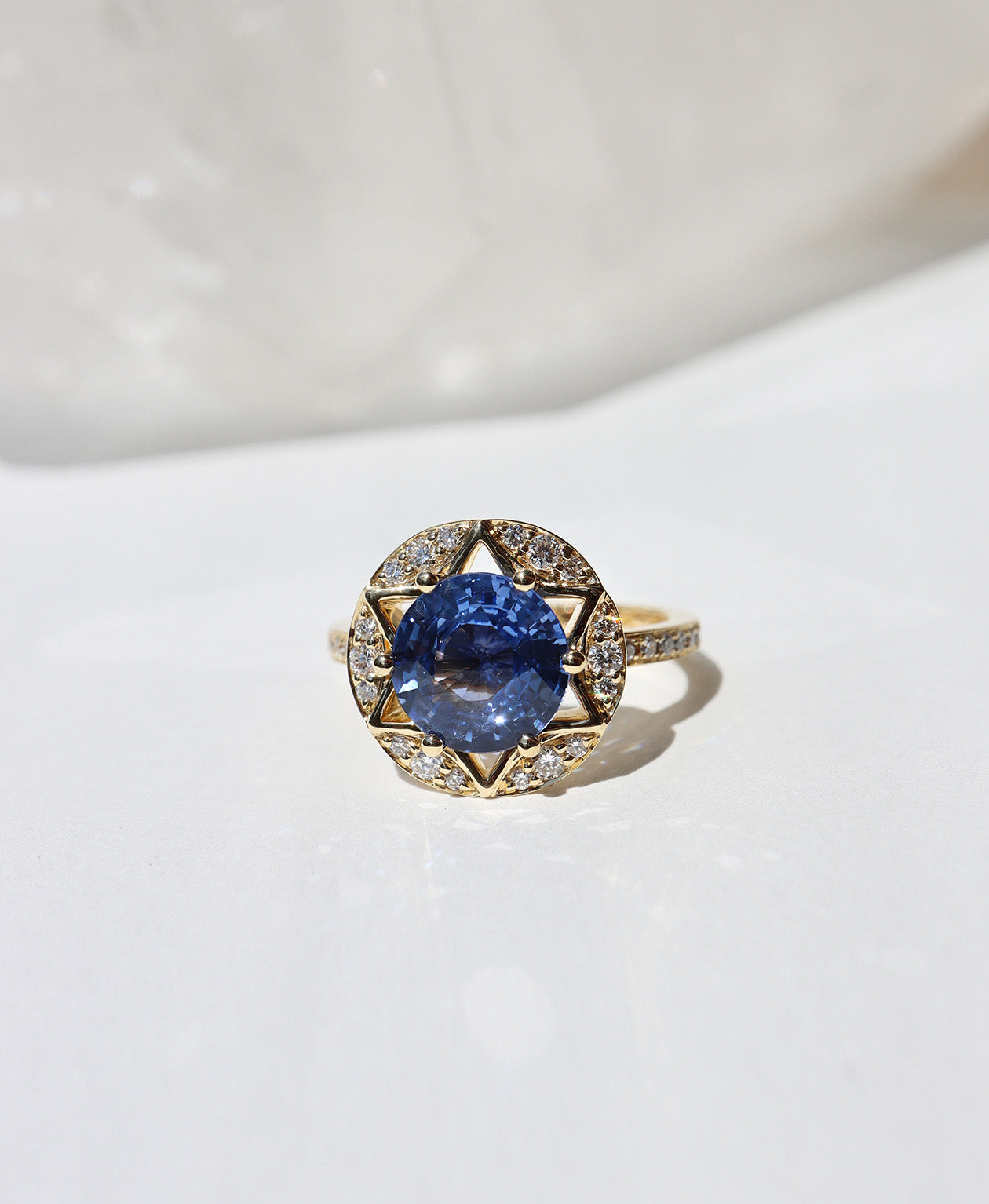 Bespoke 251 - 18k Yellow Gold, Blue Sapphire