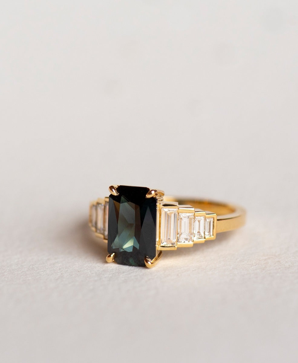 Fides Engagement Ring - 18k Yellow Gold, Green Sapphire 2.41 carat