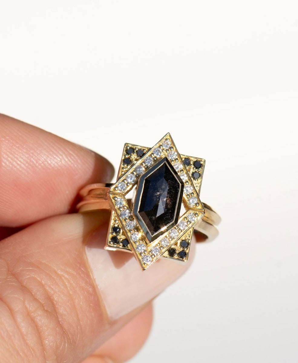 One of a Kind 452 - 18k Yellow Gold, Black Diamond