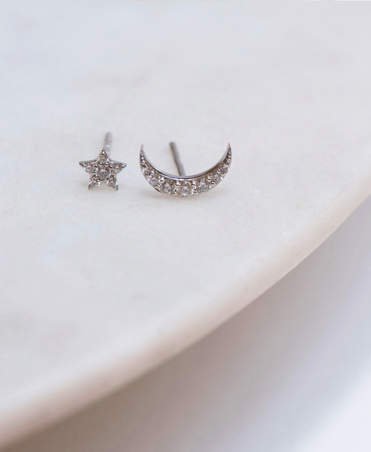 Luna Single Stud - 9k White Gold, Diamond