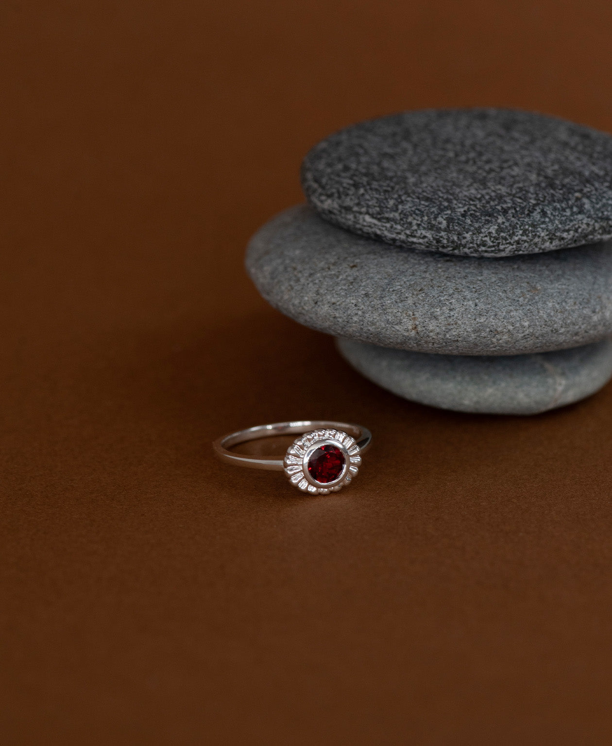 Odette Ring - 925 Sterling Silver, Garnet