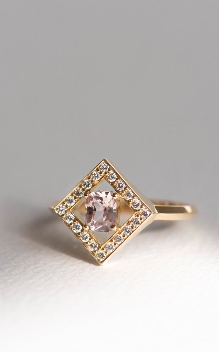 One of a Kind 205 - 18k Yellow Gold, Peach Sapphire