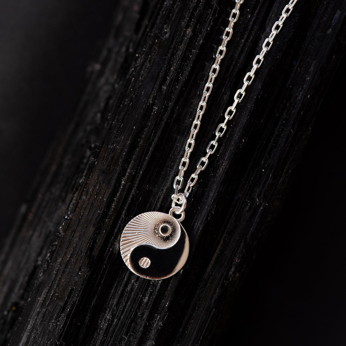 Collana in argento sterling con conchiglia di Shiva Eye: pendente quadrato - Italia